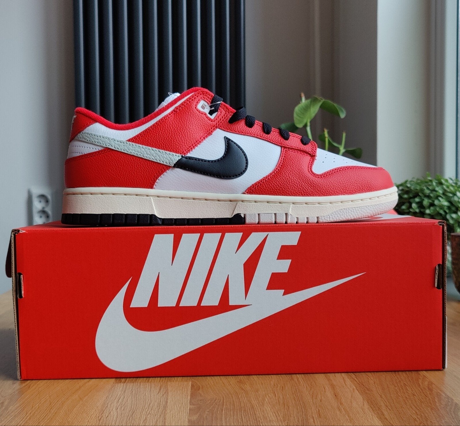 Nike Dunk Low Chicago Split, Overige kleuren, Nike, Nieuw, Ophalen of Verzenden