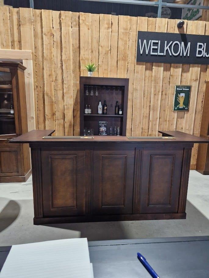 bruine vrijstaande bar, thuisbar, kroeg, mancave, Ophalen, Nieuw