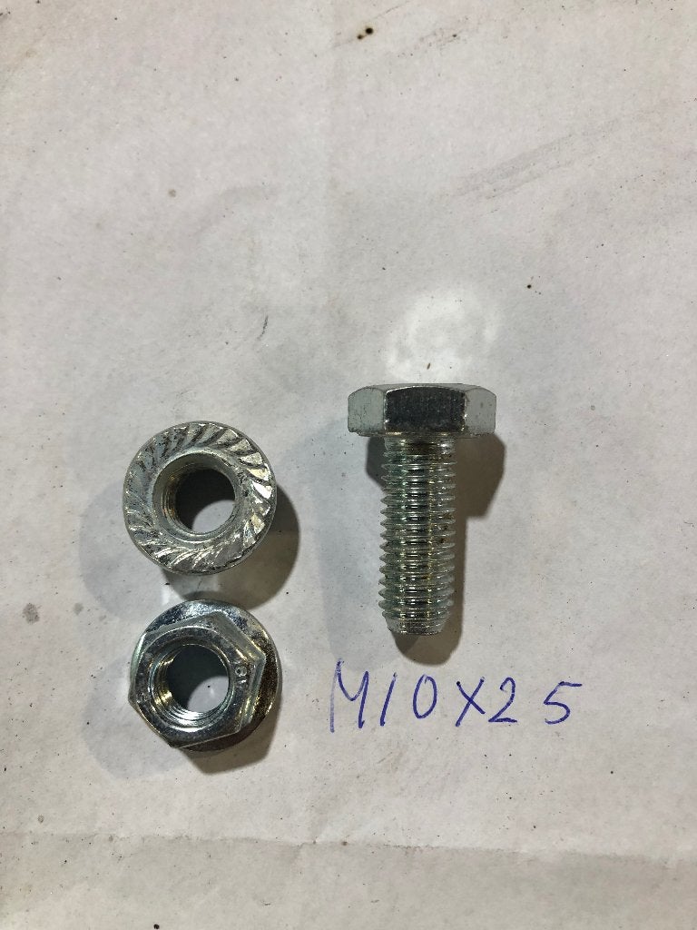 Bout en moer (1000 stuks), Ophalen, Zo goed als nieuw, Bouten of Moeren