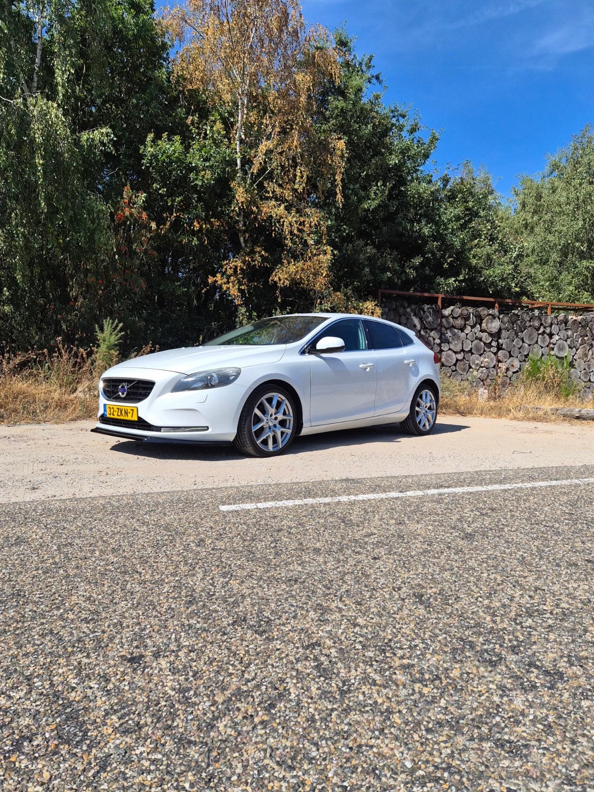Volvo V40 1.6 T3 summum. Camera, cruise, xenon, stoelverw, Voorwielaandrijving, 1596 cc, 4 cilinders, Wit