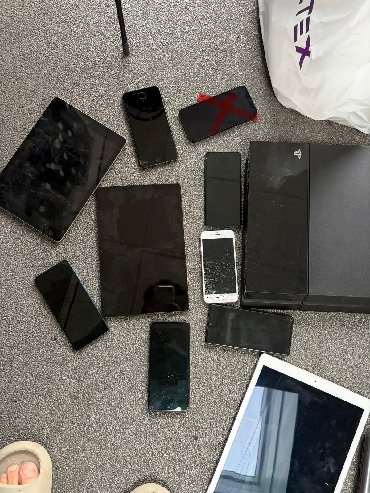 Partij defecte laptops, tablets, telefoons,, Zo goed als nieuw, Grijs, 16 GB, Ophalen