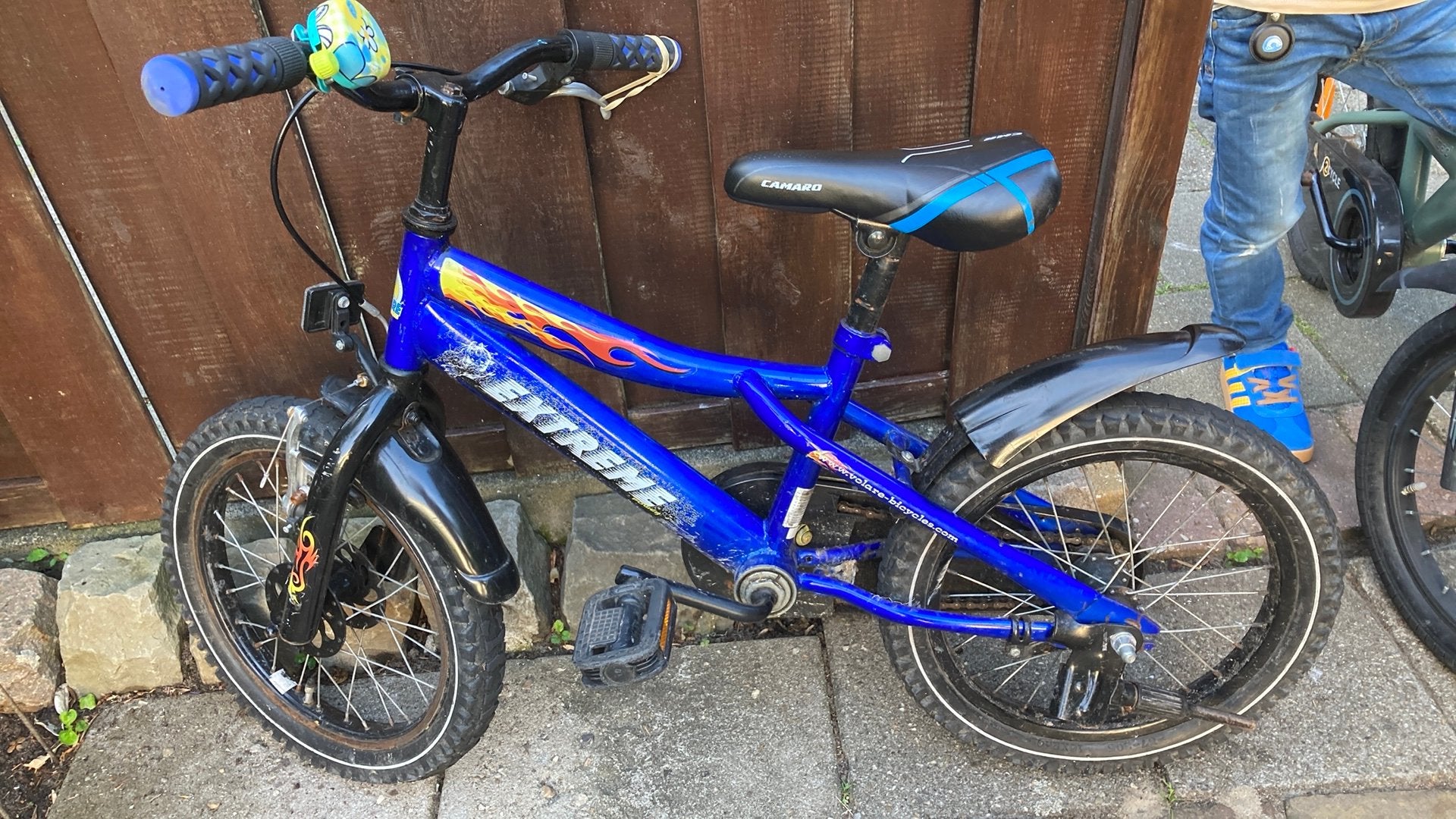 Leuk jongensfietsje in perfecte staat dikke banden, Ophalen, Zo goed als nieuw, Staal, 16 tot 20 inch