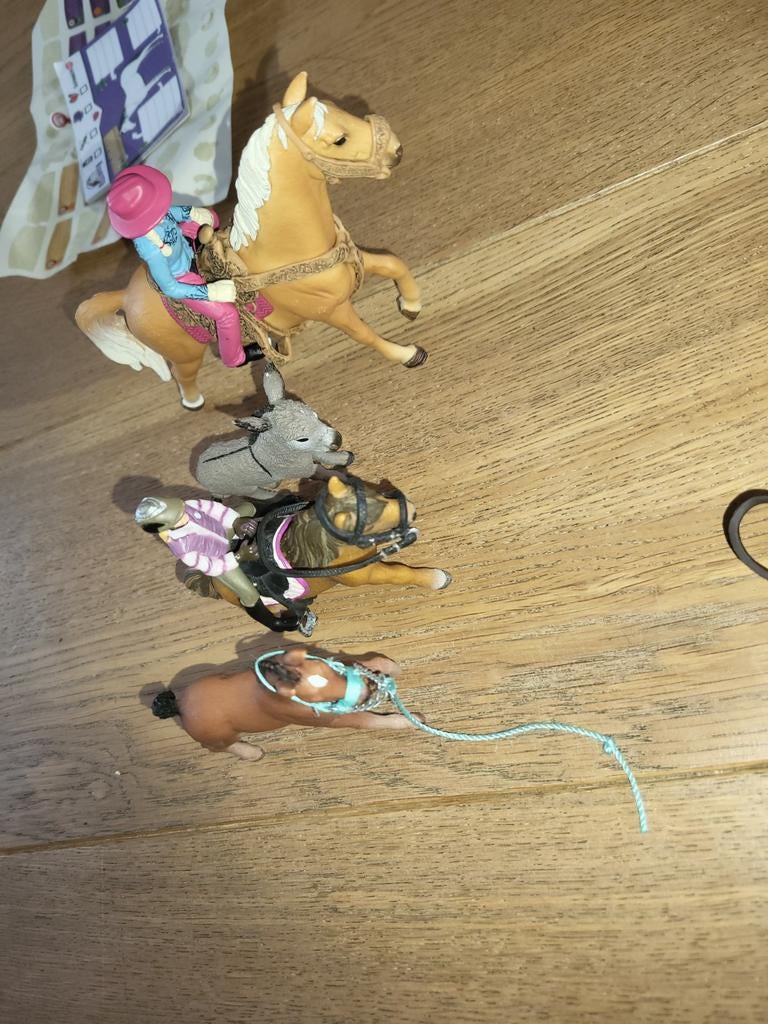 Schleich Paardenset met Stal, 5 Paarden en Accessoires, Ophalen of Verzenden, Gebruikt, Jongen of Meisje