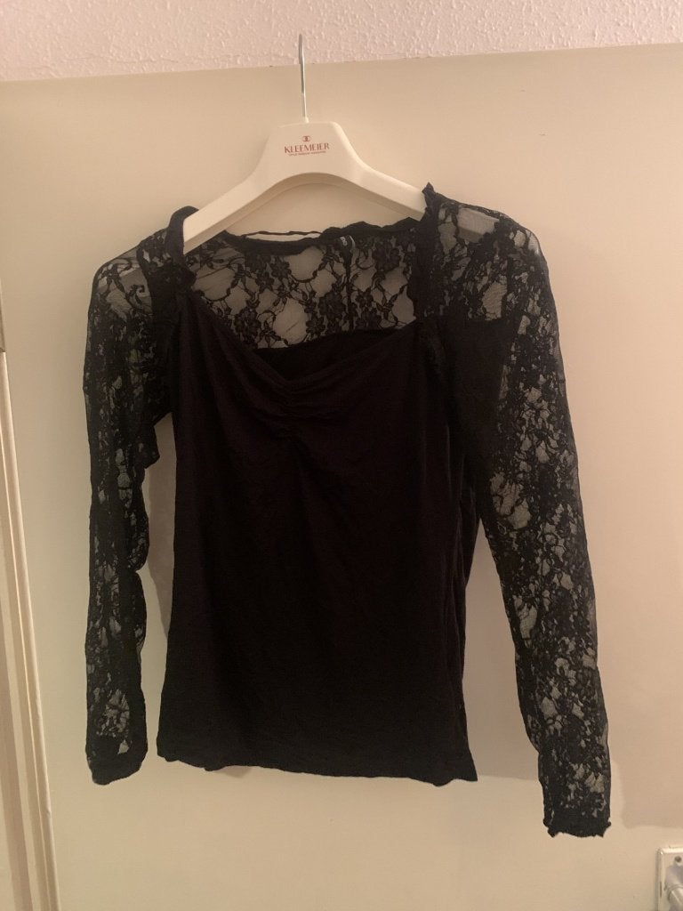 Zwarte shirt van Flame. Maat S, Kleding | Dames, Flame, Zwart, Ophalen of Verzenden, Zo goed als nieuw