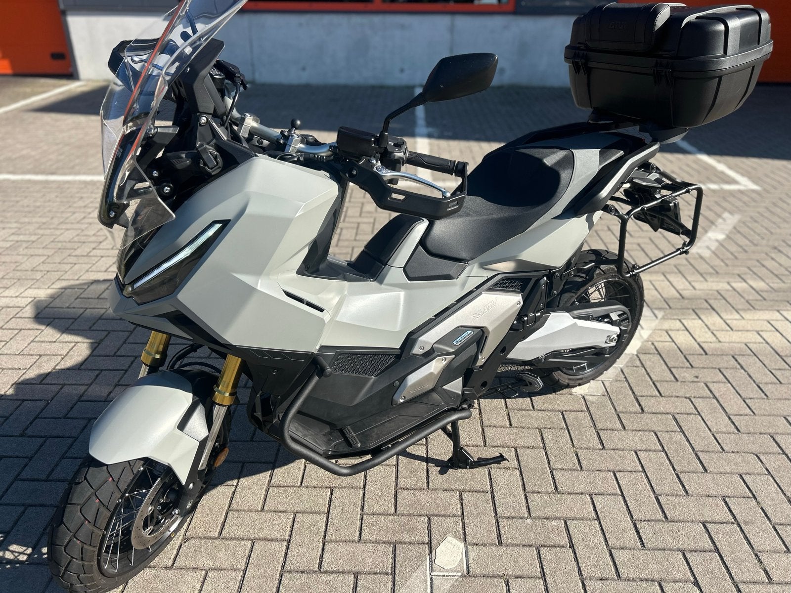 Honda X-ADV NIEUW MODEL met Carplay en 3-delige kofferset, Motoren, Motoren | Honda, Particulier, Scooter, meer dan 35 kW, 2 cilinders