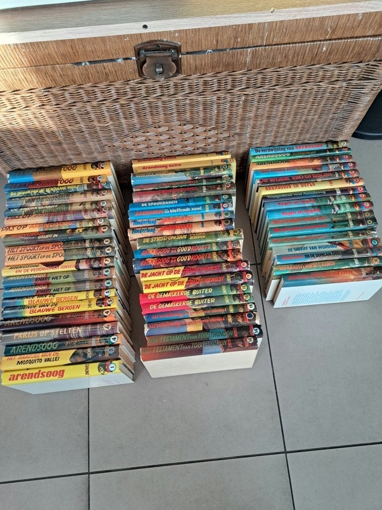 lot arendsoog  jeugdboeken, Ophalen of Verzenden, Gelezen