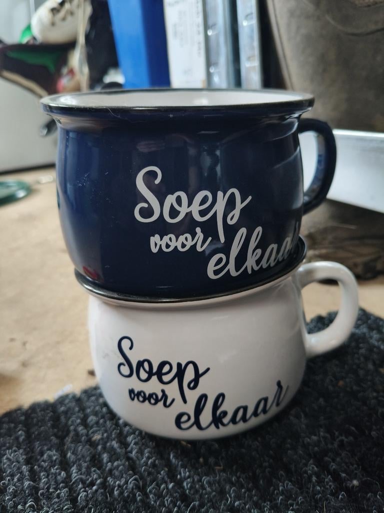 Twee soepkommen 'Soep voor elkaar', Ophalen