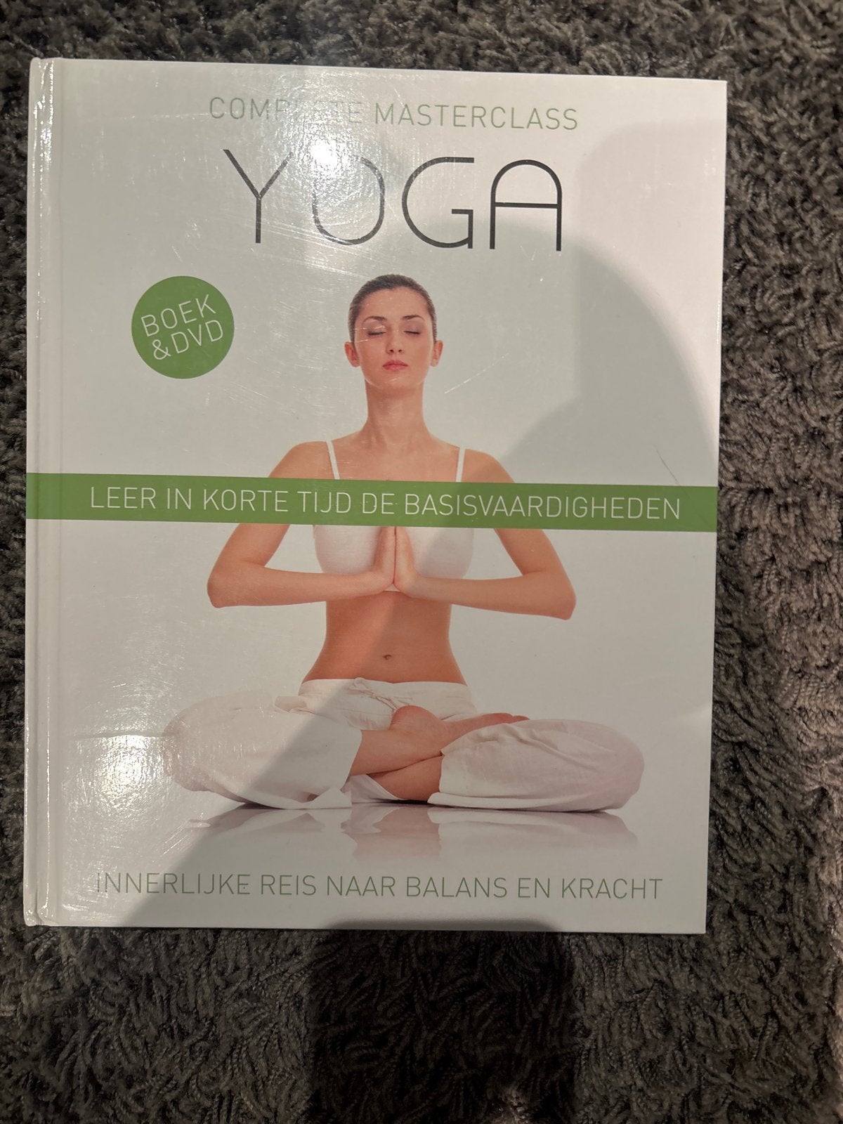 Complete Masterclass Yoga Boek & DVD, Ophalen of Verzenden, Zo goed als nieuw, Gezondheid en Conditie