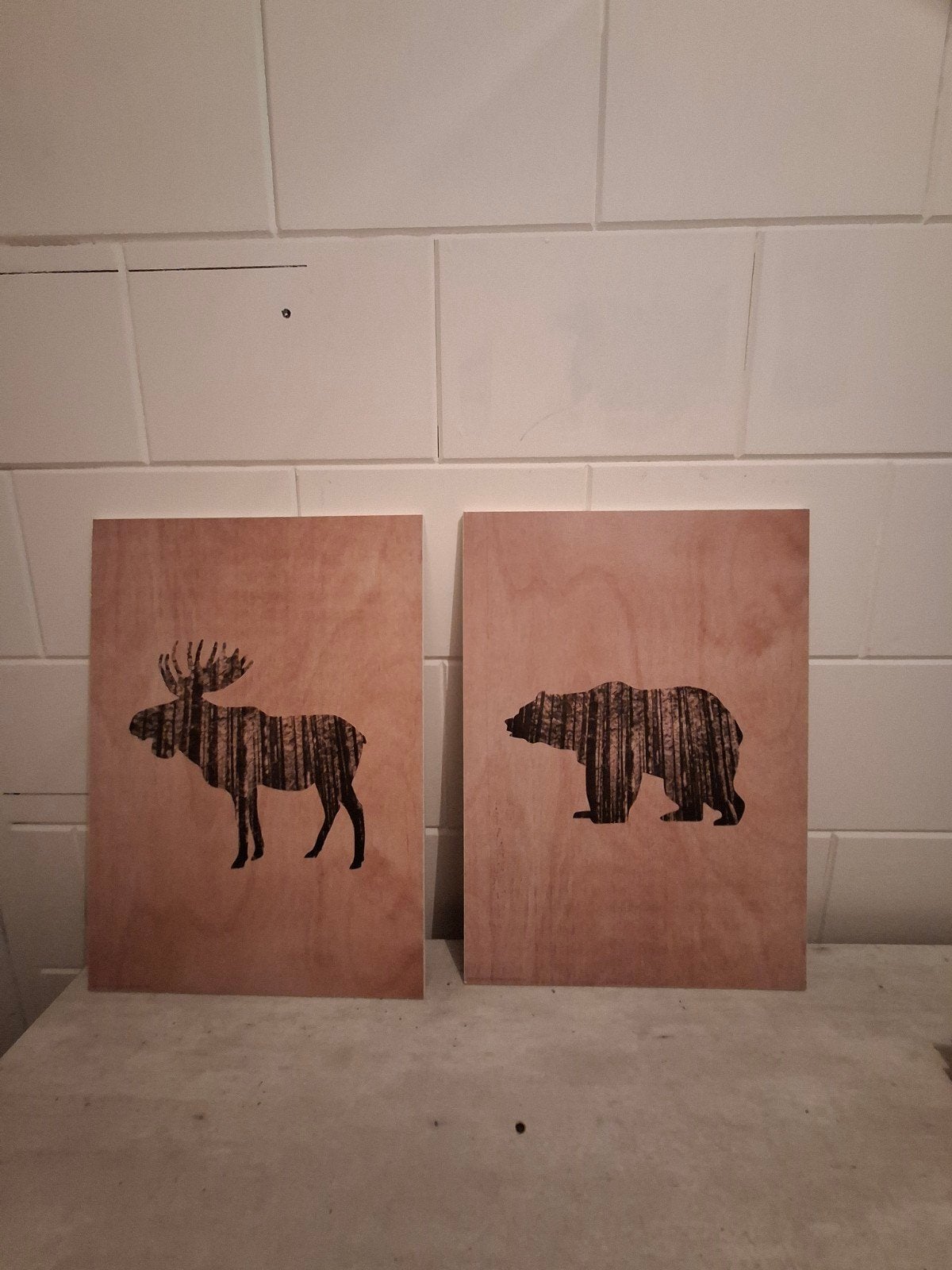 IKEA LOKABRUNN Wanddecoratie: Eland en Beer (2 stuks), Ophalen, Gebruikt, Hout, Bruin