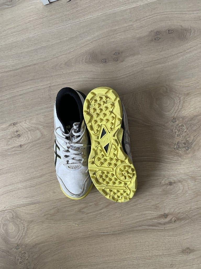 hockeyschoenen zo goed als nieuw, Sport en Fitness, Hockey, Ophalen, Zo goed als nieuw, Schoenen
