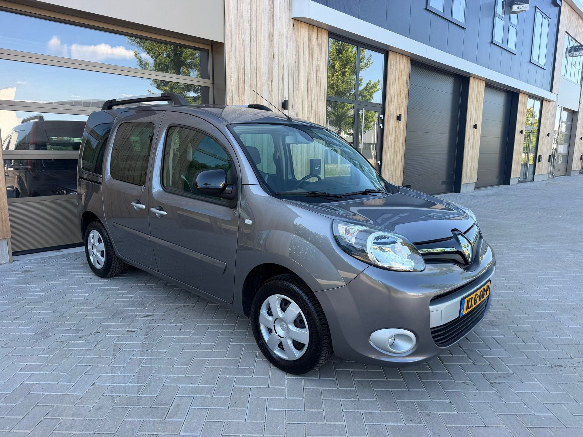 Renault Kangoo Family 1.6-16V Privilège |5DRS| Clima| Parke, Automaat, Stof, Gebruikt, Zwart