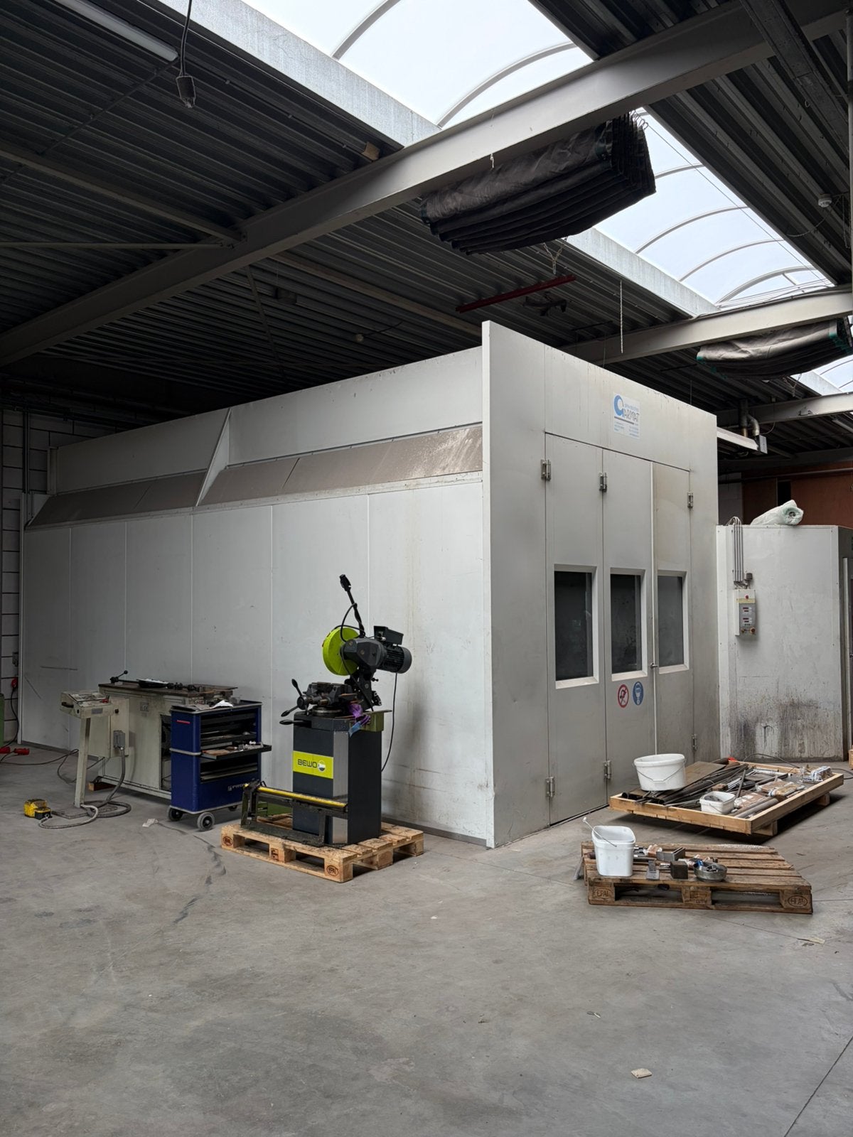 Spuit cabine auto / natlak cabine / auto spuiten / mengkamer, Ophalen, Gebruikt, Afzuiger