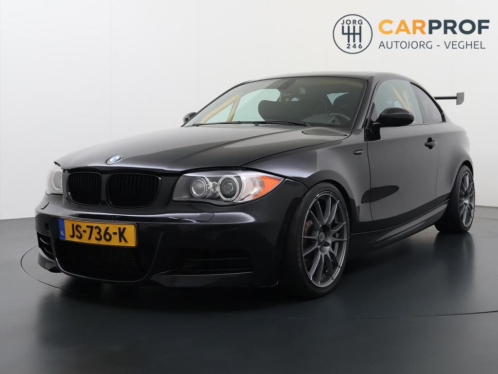 BMW 1-serie Coupé 135i Trackday auto Geen APK! Circuitauto, Auto's, BMW, Euro 5, Gebruikt, 4 stoelen, 1465 kg