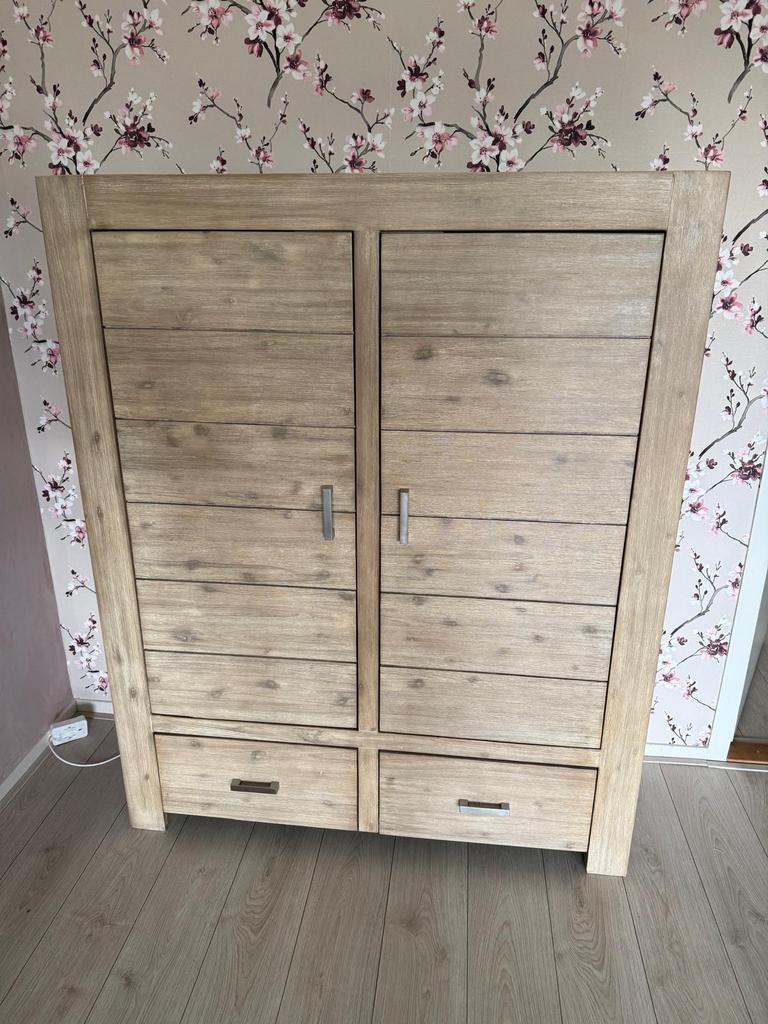 Buffetkast van massief Acacia hout, Ophalen, Zo goed als nieuw