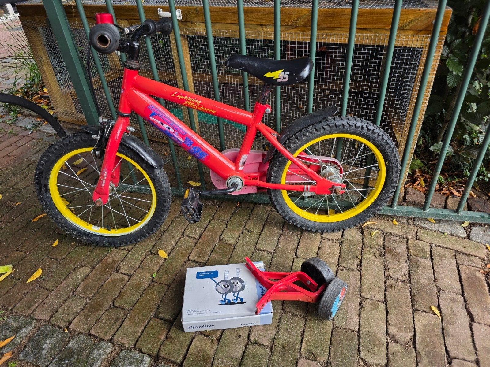 Kinderfiets 16 inch Cars thema met zijwieltjes, Ophalen