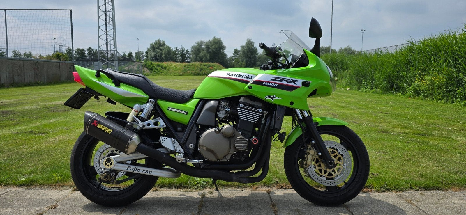 Kawasaki ZRX 1200S - Sportieve Toermotor met Akrapovic, Motoren, Sportuitlaat, 4 cilinders, Motorrijbewijs A, Gebruikt