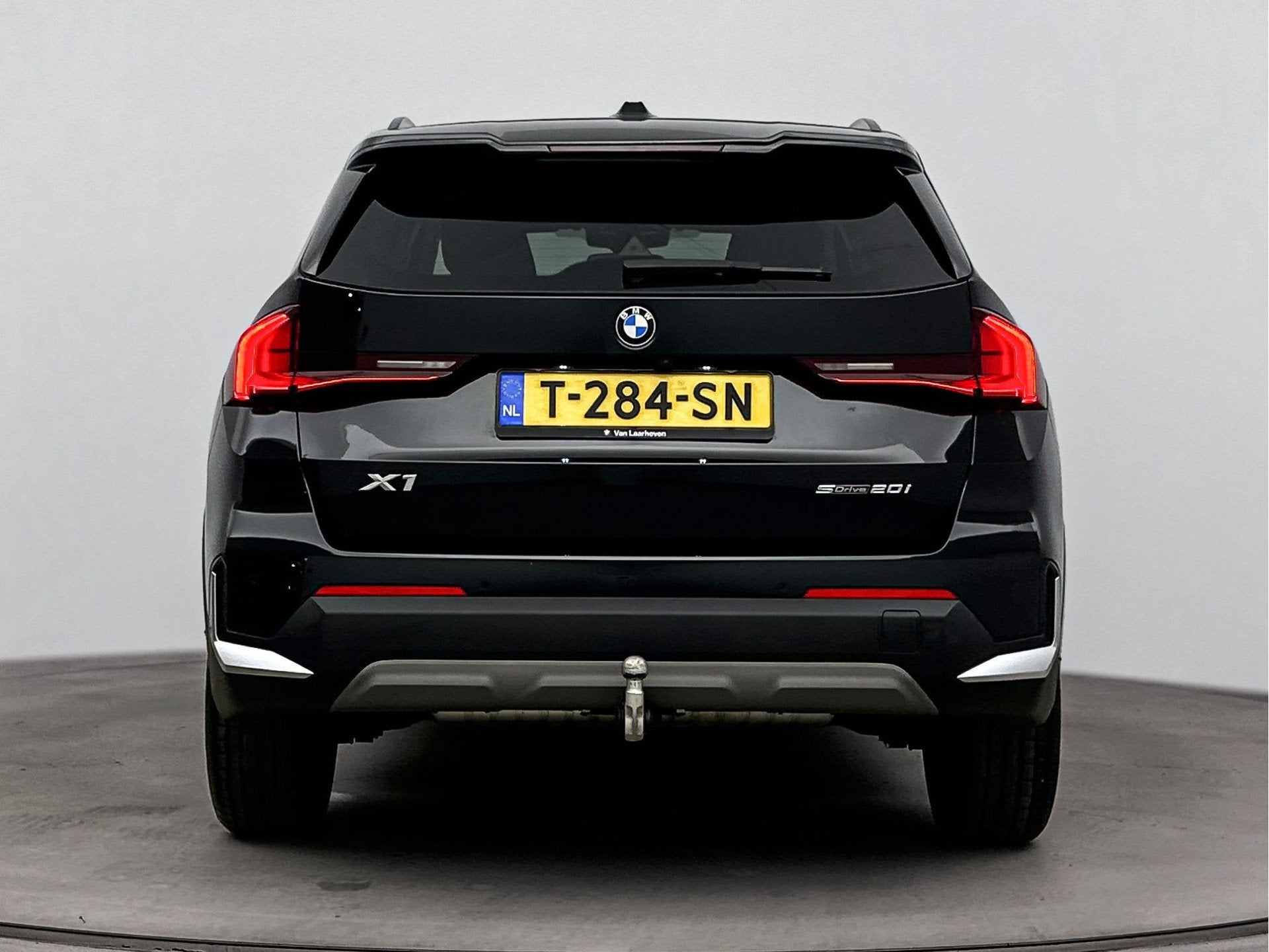 BMW X1 sDrive20i Automaat / Trekhaak / Sportstoelen / Achter, Dealer onderhouden, Euro 6, 156 pk, Met garantie (alle)
