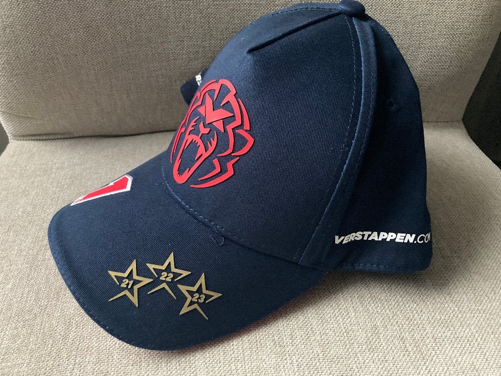 ✅ Max Verstappen World Champion pet Red Bull Racing F1, Verzamelen, Ophalen of Verzenden, Nieuw, Formule 1