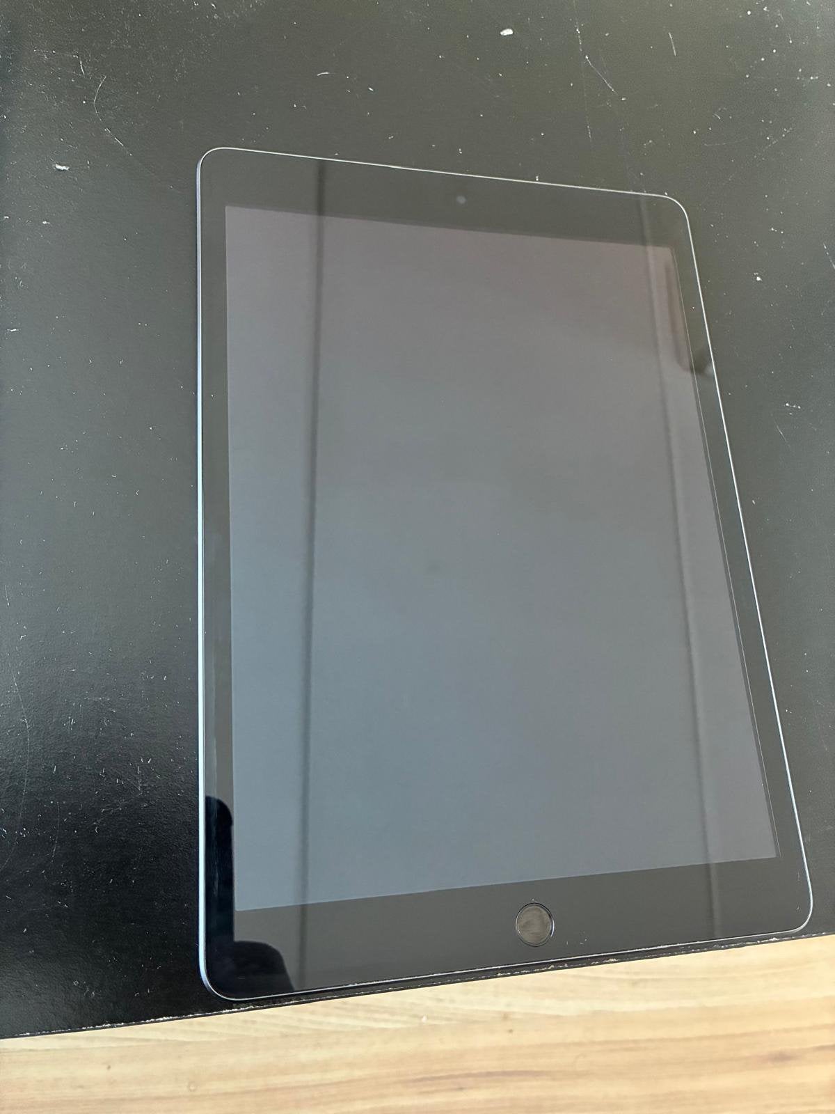 Ipad 2021 model a2602, Computers en Software, Apple iPads, 10 inch, Apple iPad, Ophalen of Verzenden, Zo goed als nieuw