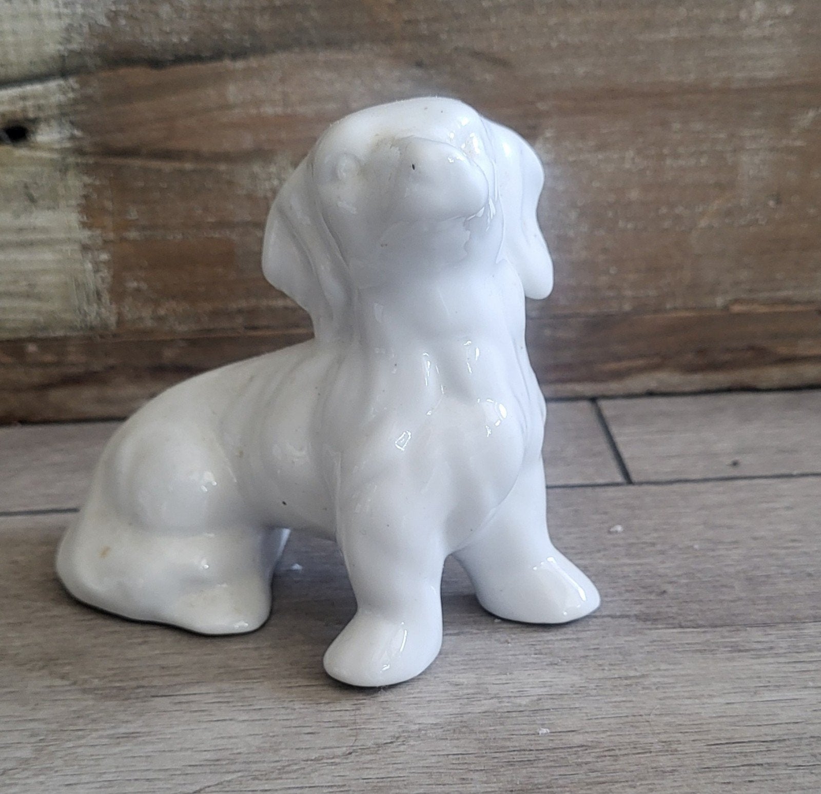 Wit porseleinen teckel beeldje - Vintage, Ophalen of Verzenden, Zo goed als nieuw, Hond of Kat, Beeldje of Figuurtje