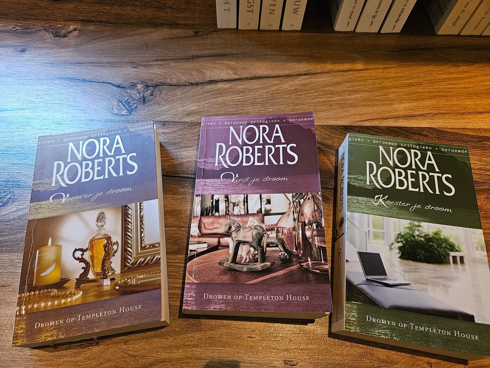 boeken Nora Roberts div series, Boeken, Ophalen of Verzenden, Zo goed als nieuw