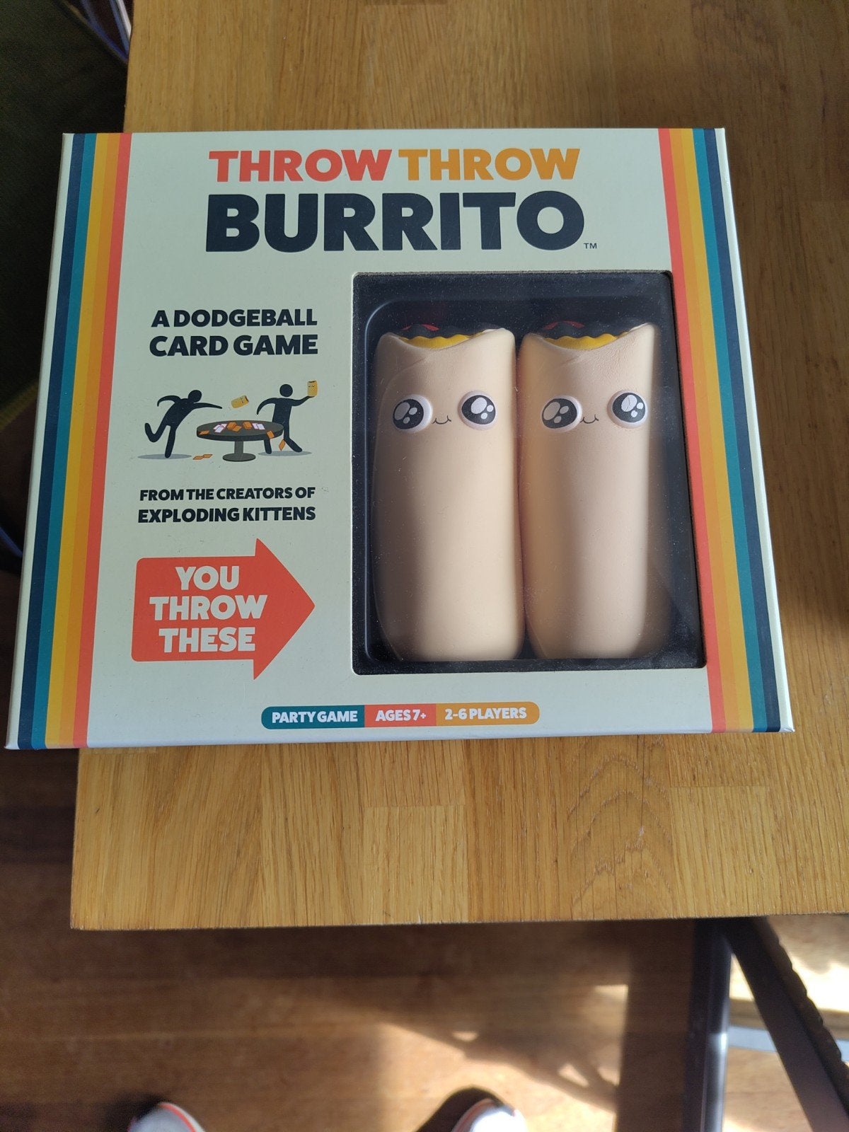 Throw Throw Burrito: Een Dodgeball Kaartspel, Een of twee spelers, Ophalen of Verzenden, Zo goed als nieuw, Exploding Kittens