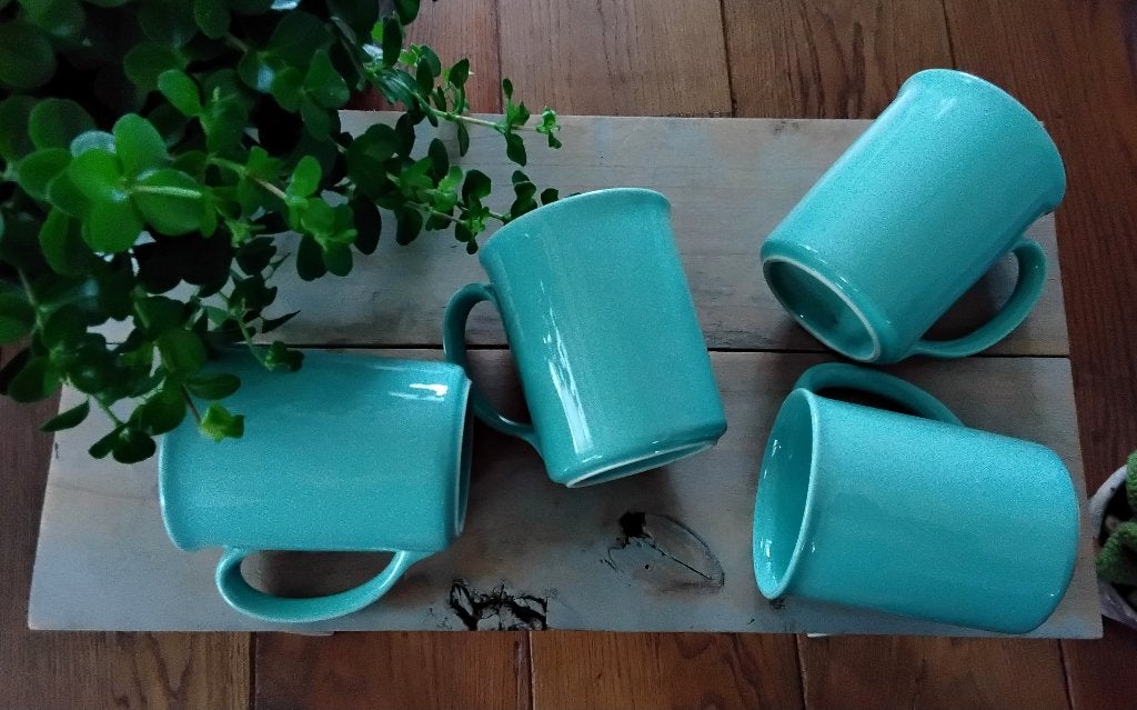 Vintage mokken - bekers - mintgroen - groen - 4 stuks, Gebruikt, Keramiek, Ophalen of Verzenden, Overige stijlen