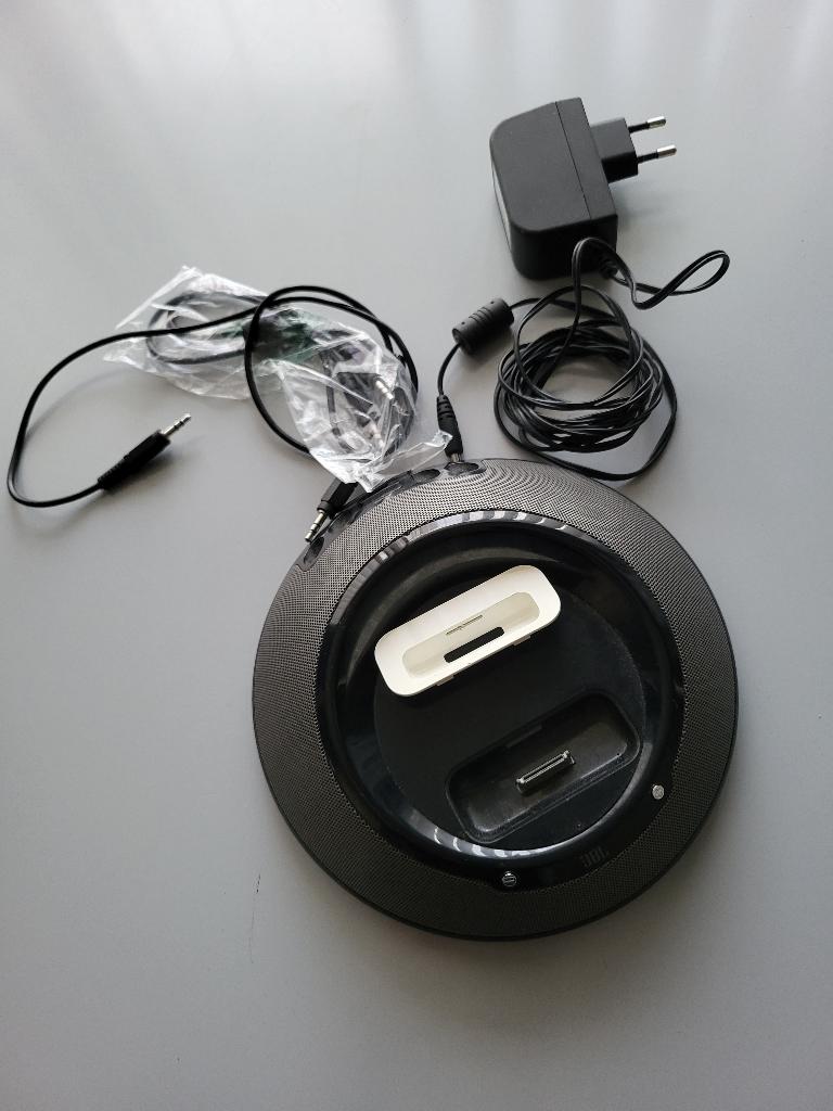 Luidspreker of box jbl.                 Met beschermhoes., Audio, Tv en Foto, Luidsprekers, Gebruikt, JBL, Ophalen of Verzenden