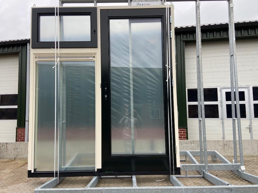 Gevelkozijnen 2 stuks met beglazing en afgelakt, Ophalen, Deurkozijn, Nieuw, 150 tot 225 cm