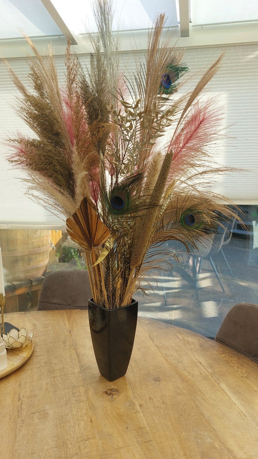 Gatsby Stijl Droogbloemen Boeket met Pauwenveren in Vaas, Ophalen, Meerkleurig, Natuurlijk materiaal, Zo goed als nieuw