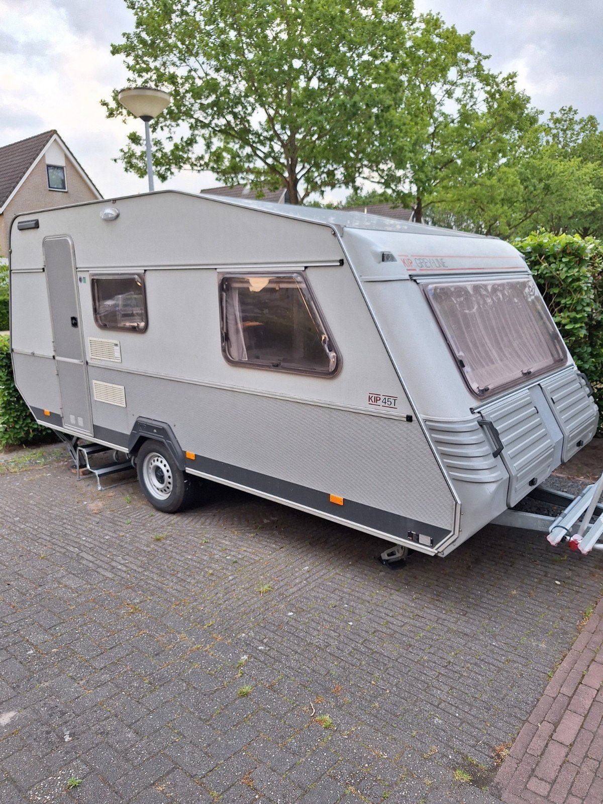 Kip 45T Grey line Airco, 2 aparte bedden, Rondzit, Kip, Luifel