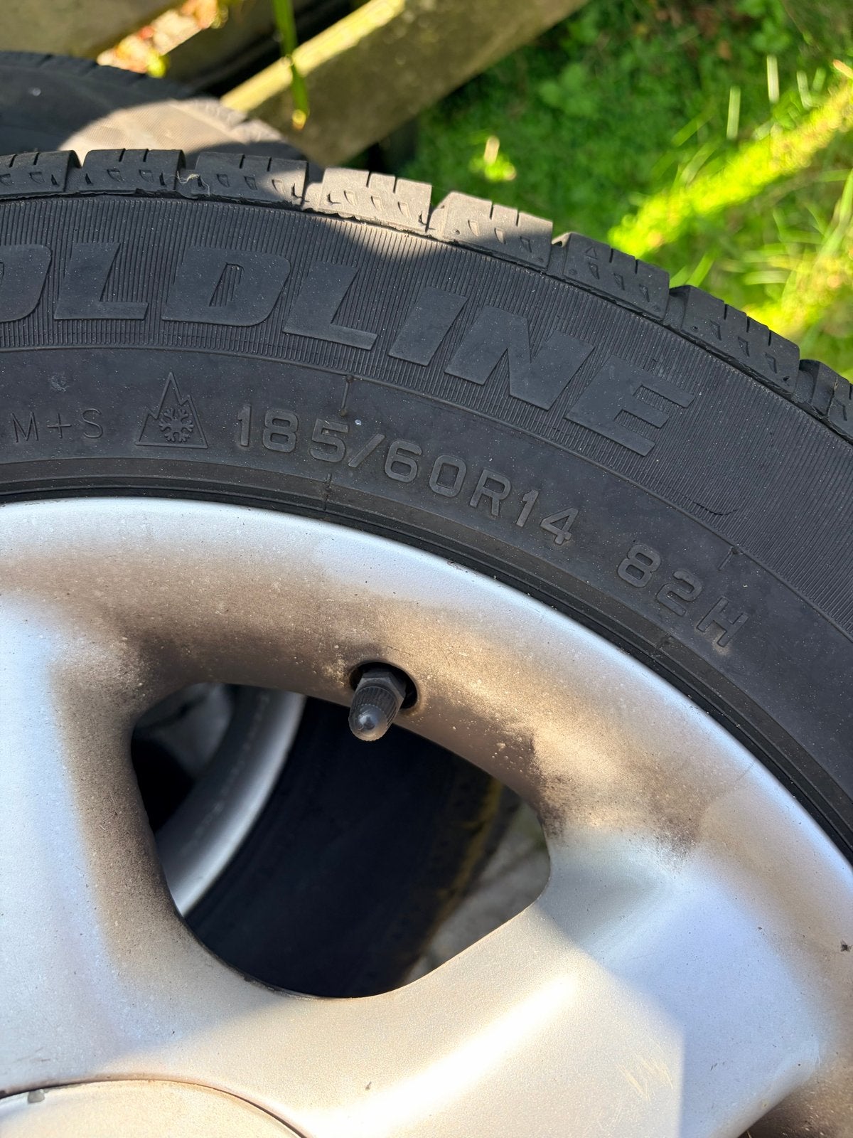 Gebruikte All Season Banden en Velgen 185/60R14, Ophalen, 14 inch, Gebruikt, Banden en Velgen