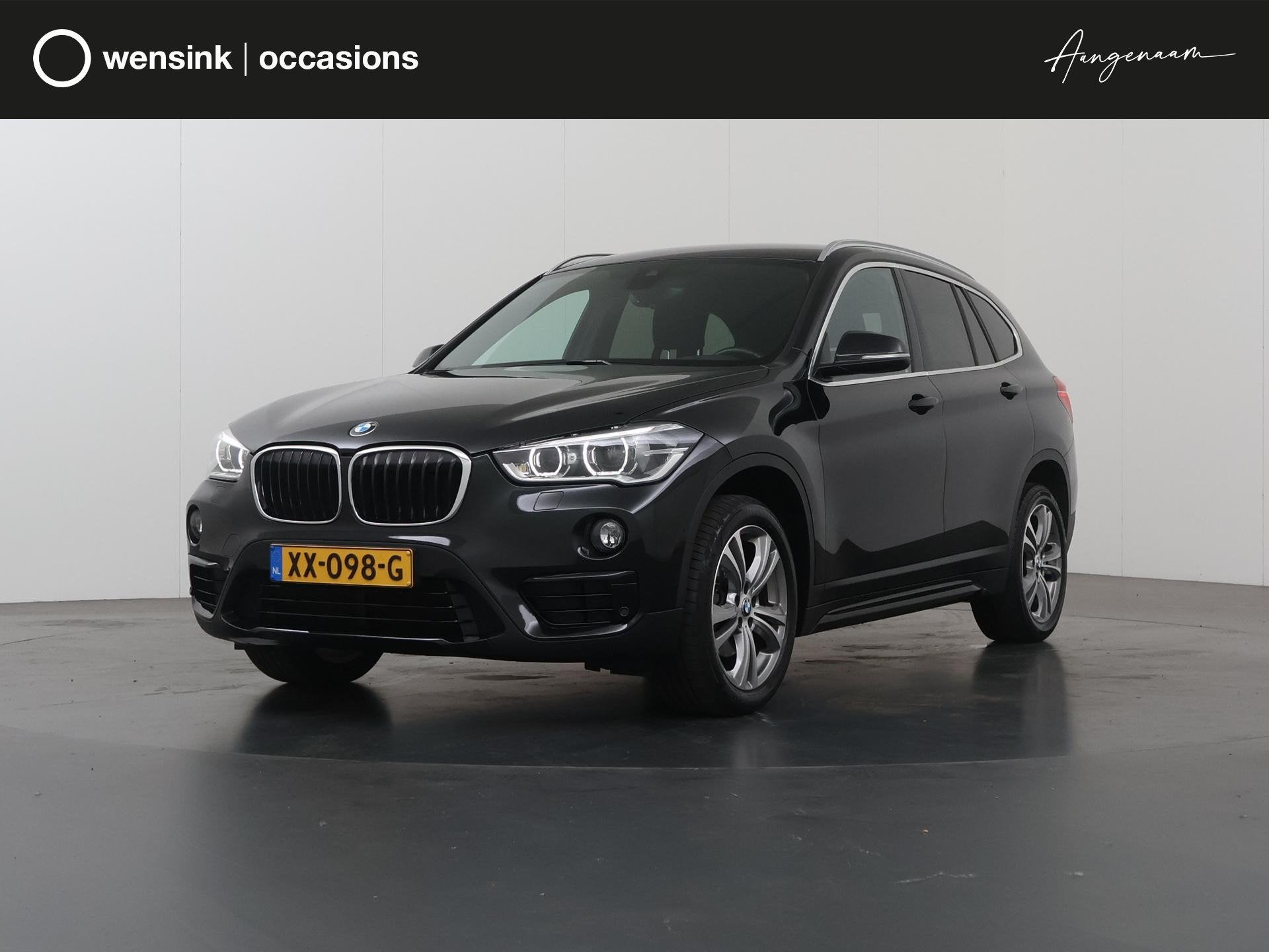 BMW X1 sDrive18i Executive Sport Edition | 1700kg trekgewich, Auto's, Dealer onderhouden, Stof, Gebruikt, Zwart
