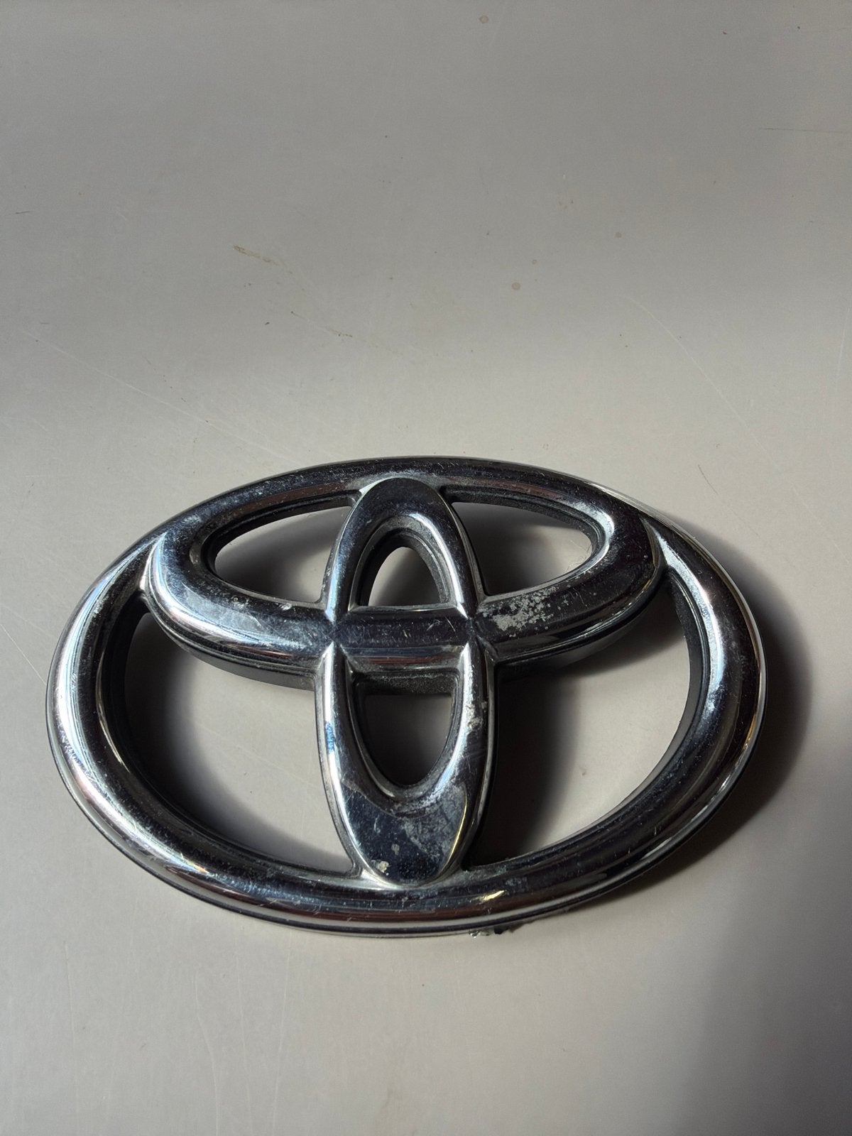 Toyota logo embleem, Ophalen of Verzenden, Gebruikt, Toyota