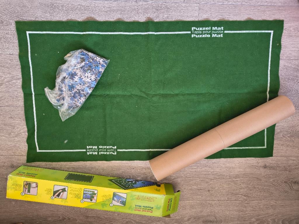 Puzzelmat met gratis puzzel, Hobby en Vrije tijd, Denksport en Puzzels, Ophalen, 500 t/m 1500 stukjes, Gebruikt, Legpuzzel