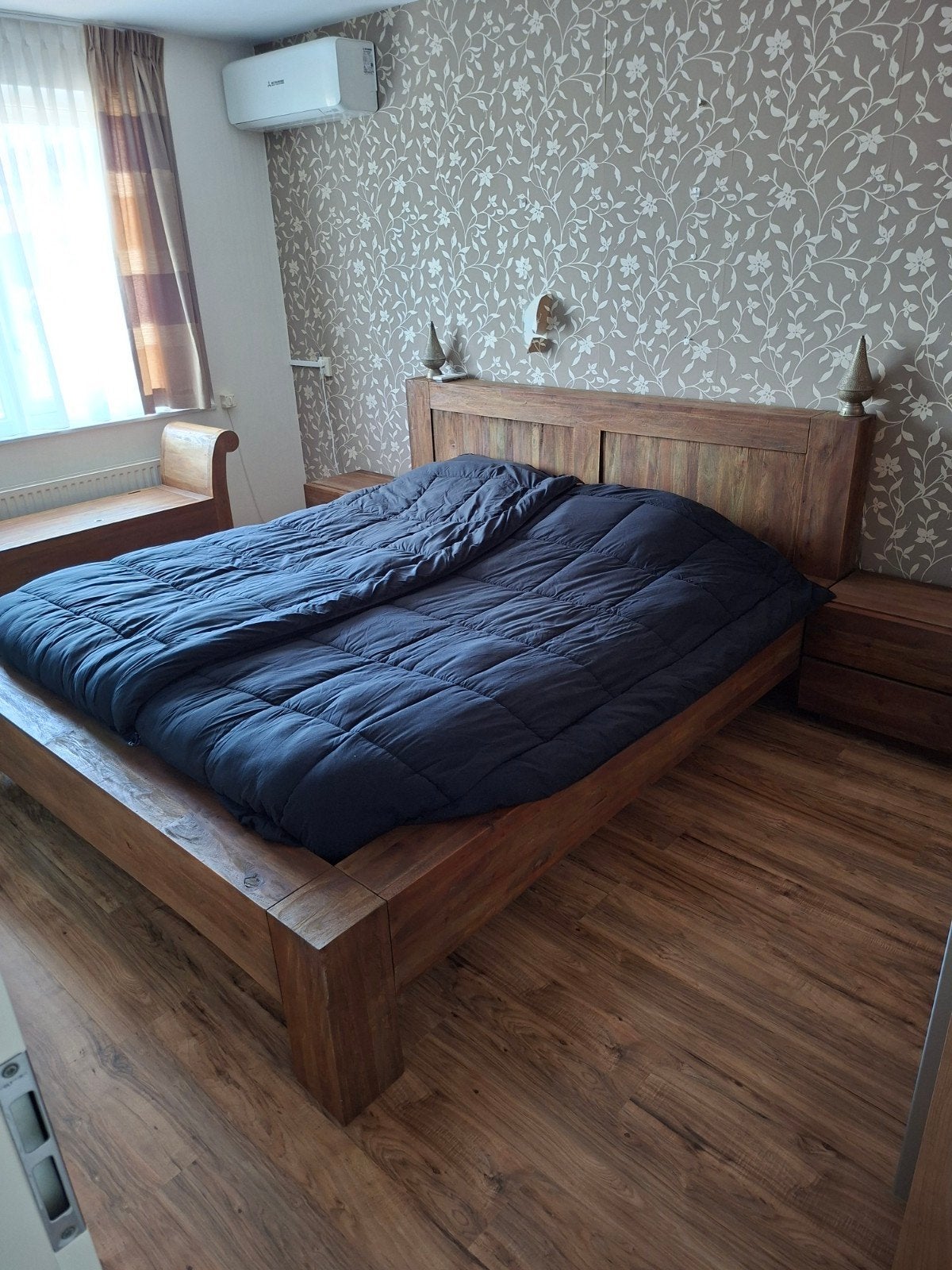 Robuust houten bed 180x210 + 2 nachtkastjes + lattenbodems, Ophalen, Gebruikt, Tweepersoons, Robuust