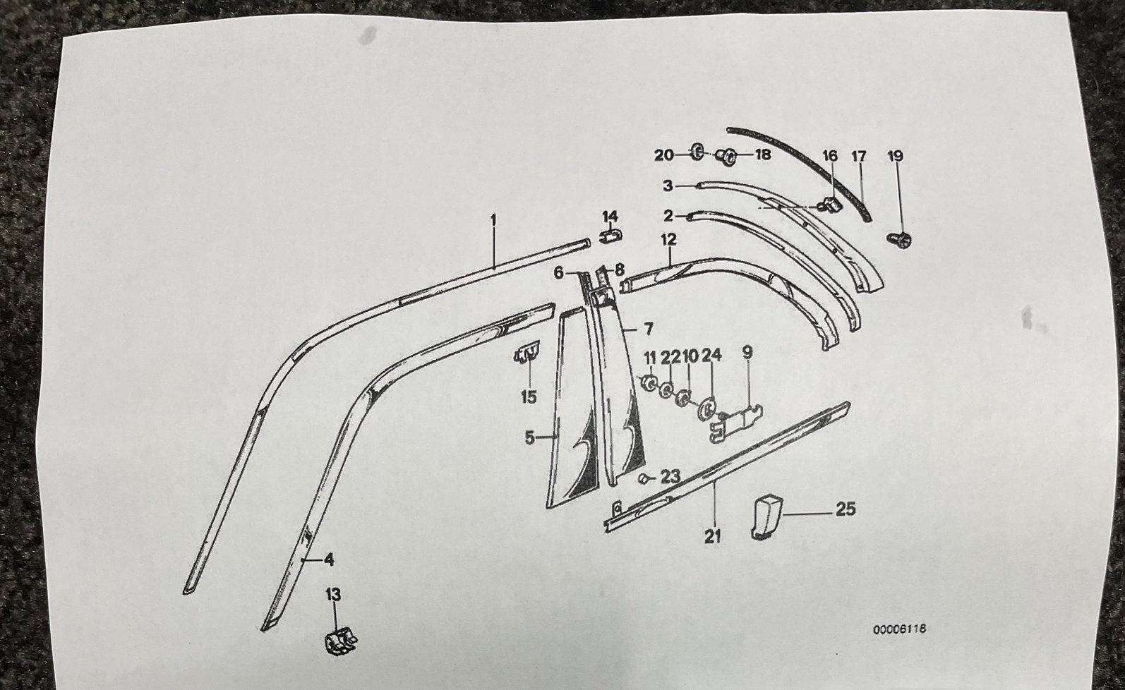 Nieuwe schermen B-stijl bij zijruiten BMW E30 coupé, Auto-onderdelen, Ophalen of Verzenden, Nieuw, BMW