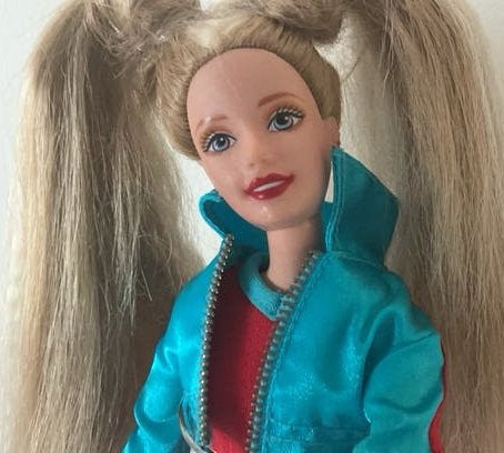 Barbie pop first generation  + accessoires., Ophalen of Verzenden, Zo goed als nieuw, Pop