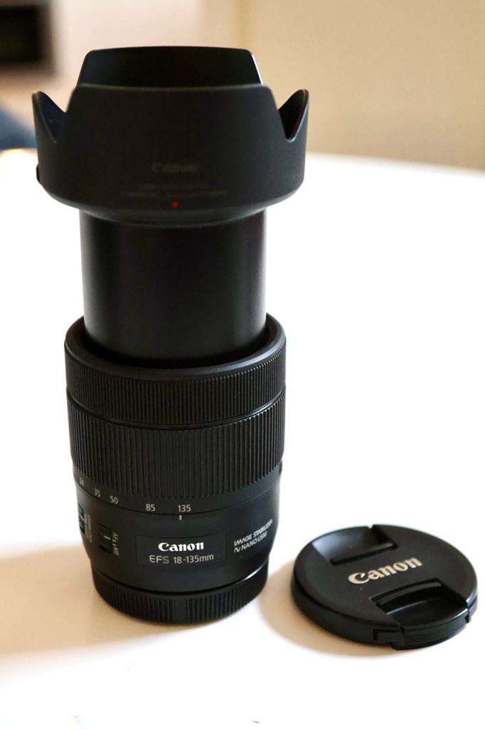 Canon EF-S 18-135mm f/3.5-5.6 IS USM zoomlens, Audio, Tv en Foto, Fotografie | Lenzen en Objectieven, Ophalen of Verzenden, Zo goed als nieuw