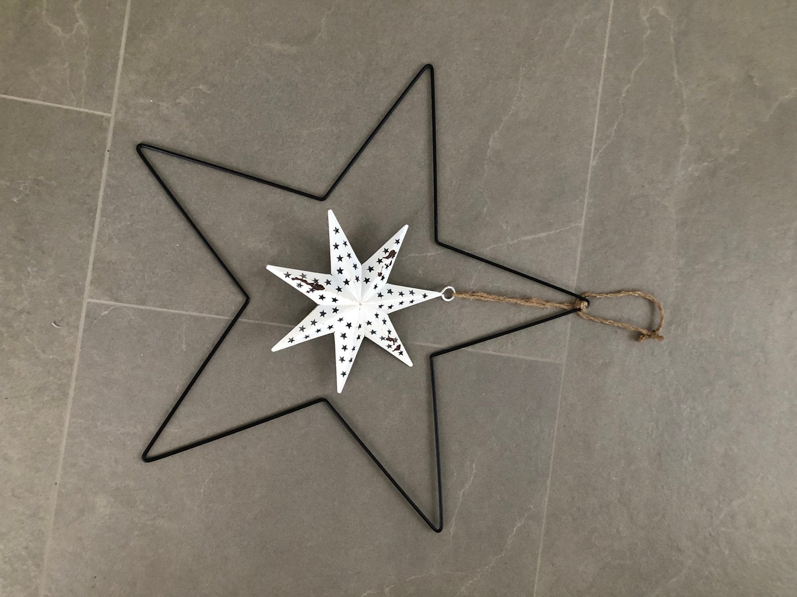Raamhanger of wandhanger! Twee stuks, Ophalen, Zo goed als nieuw