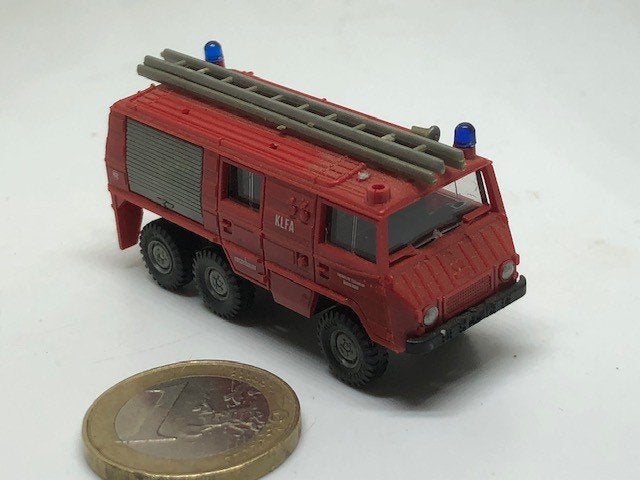 Brandweer Steyr-Puch Pinzgauer 6x6 Gesloten, Roco, Hobby en Vrije tijd, Modelauto's | 1:87, Ophalen of Verzenden, Gebruikt, Bus of Vrachtwagen