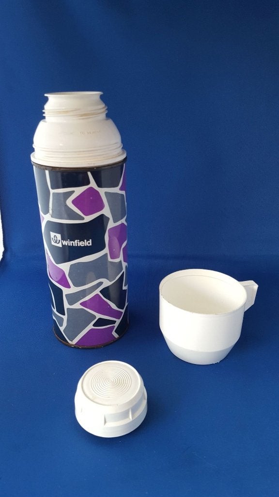 Vintage Winfield thermosfles, thermoskan, met beker. 1A24, Tweedehands verkoop, Tweedehands verkoop, Gebruikt, Ophalen of Verzenden