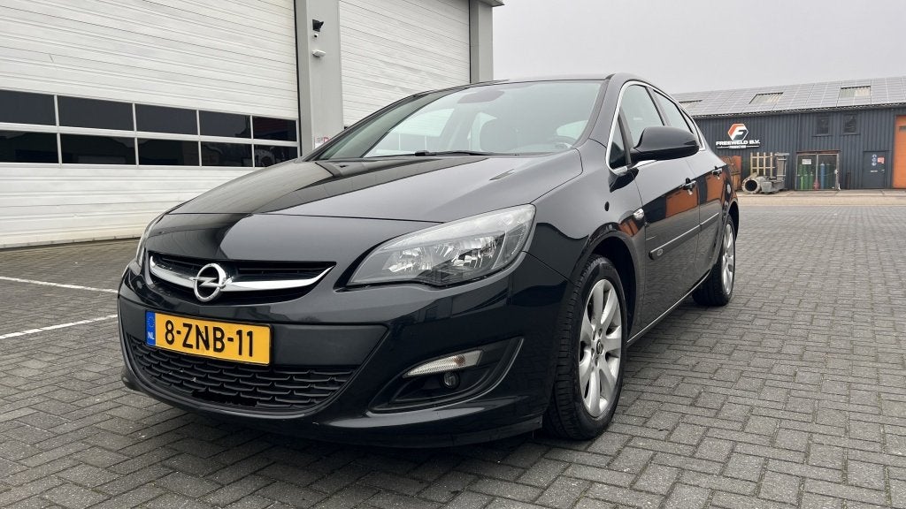 Opel Astra 1.4 Turbo Blitz (bj 2015), Auto's, Opel, Voorwielaandrijving, Euro 5, 680 kg, 4 cilinders