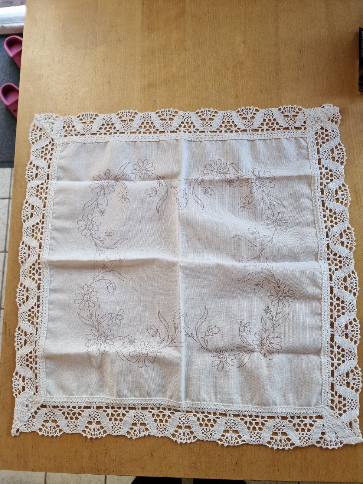 Vintage FHA-Artikel, Borduurkleedje met Kanten Rand, Hobby en Vrije tijd, Borduren en Borduurmachines, Ophalen of Verzenden, Nieuw