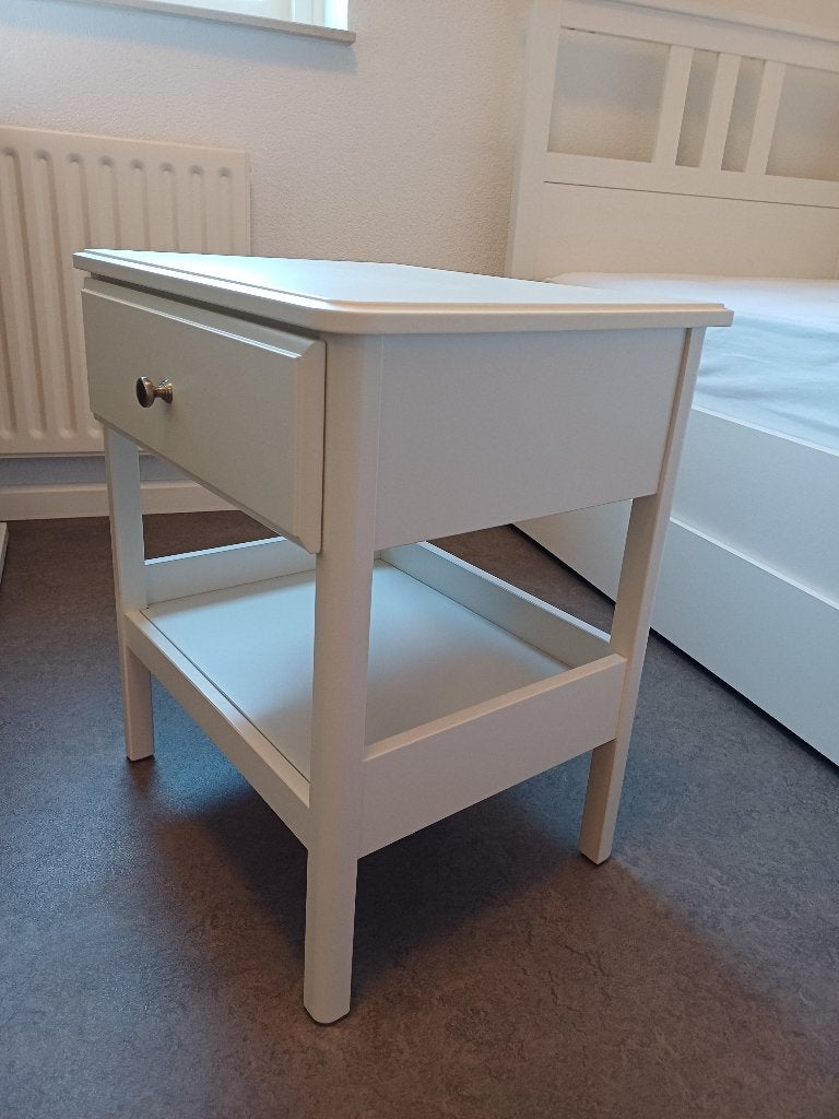 Nachtkast wit, Ophalen, Nieuw, 55 tot 70 cm, 45 tot 65 cm