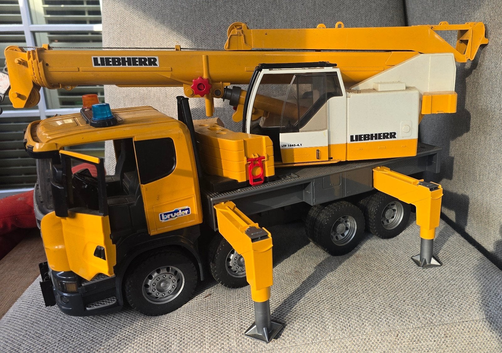 Bruder Liebherr LTF 1045-4.1 Mobiele Kraan, Ophalen, Gebruikt