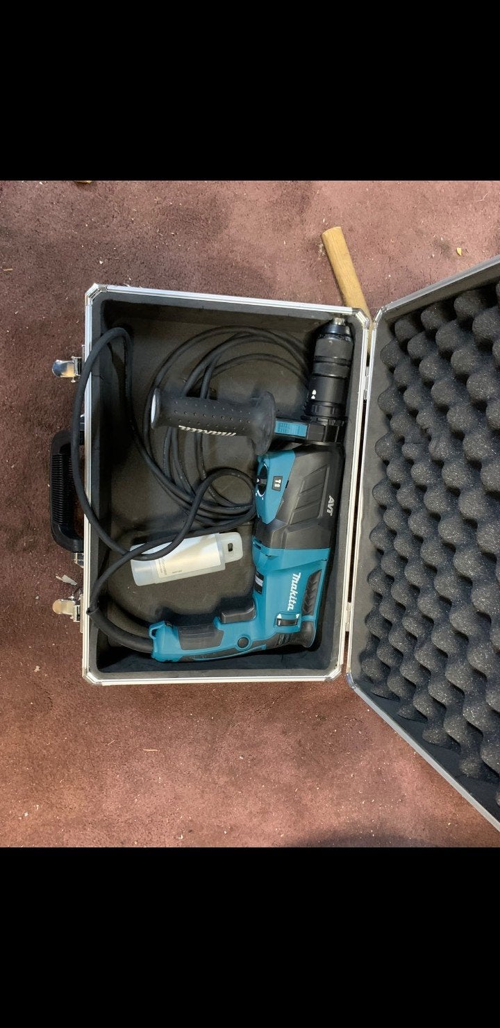 Makita Boorhamer in koffer - Zo goed als nieuw, Doe-het-zelf en Verbouw, Gereedschap | Boormachines, 600 watt of meer, Boor- en/of Breekhamer