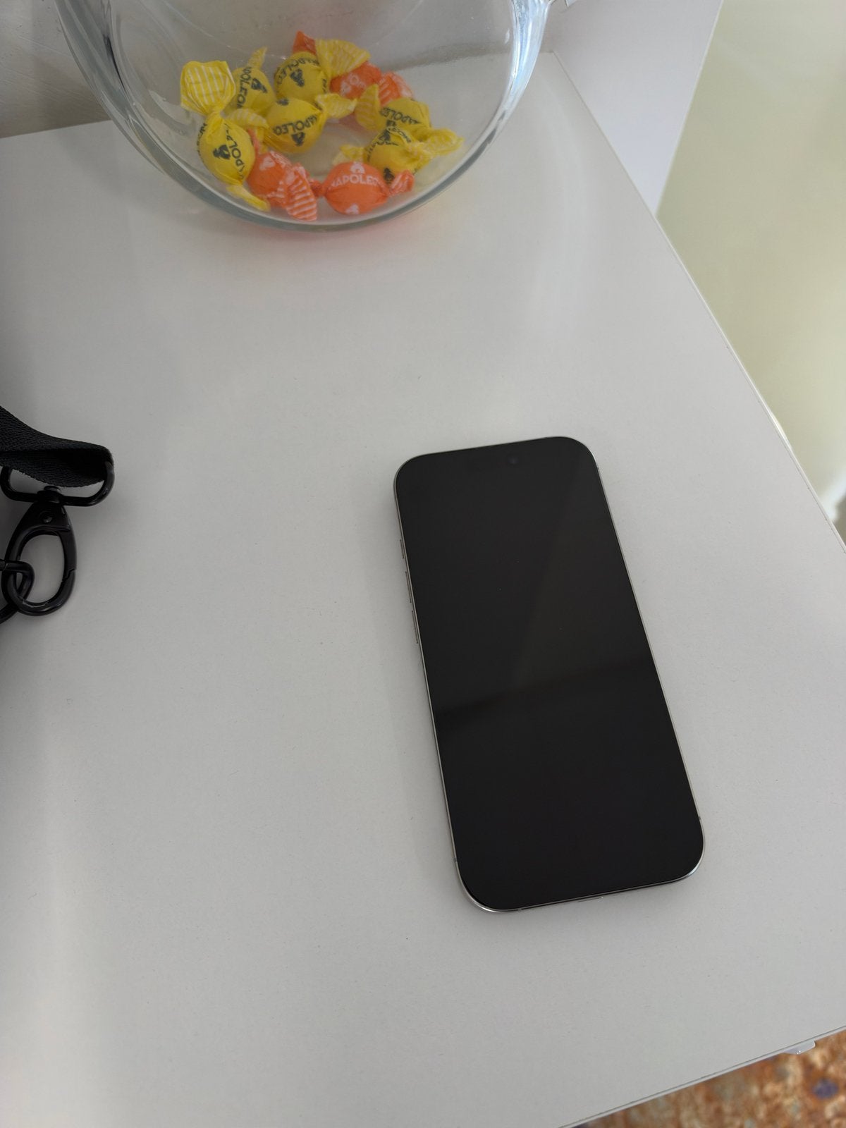 iPhone 16 Pro titanium 128GB - Zo goed als nieuw, Telecommunicatie, 128 GB, Ophalen of Verzenden, Zo goed als nieuw, Zonder simlock