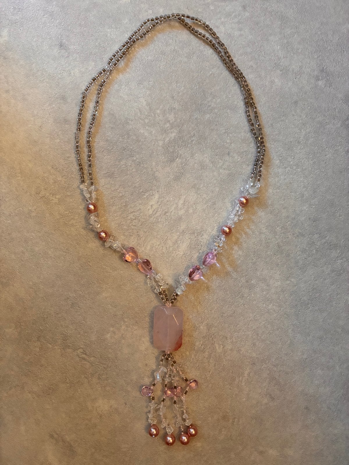 Handgemaakte Rozenkwarts Ketting met Roze Kristallen, Nieuw, Ophalen of Verzenden, Steen of Mineraal, Roze
