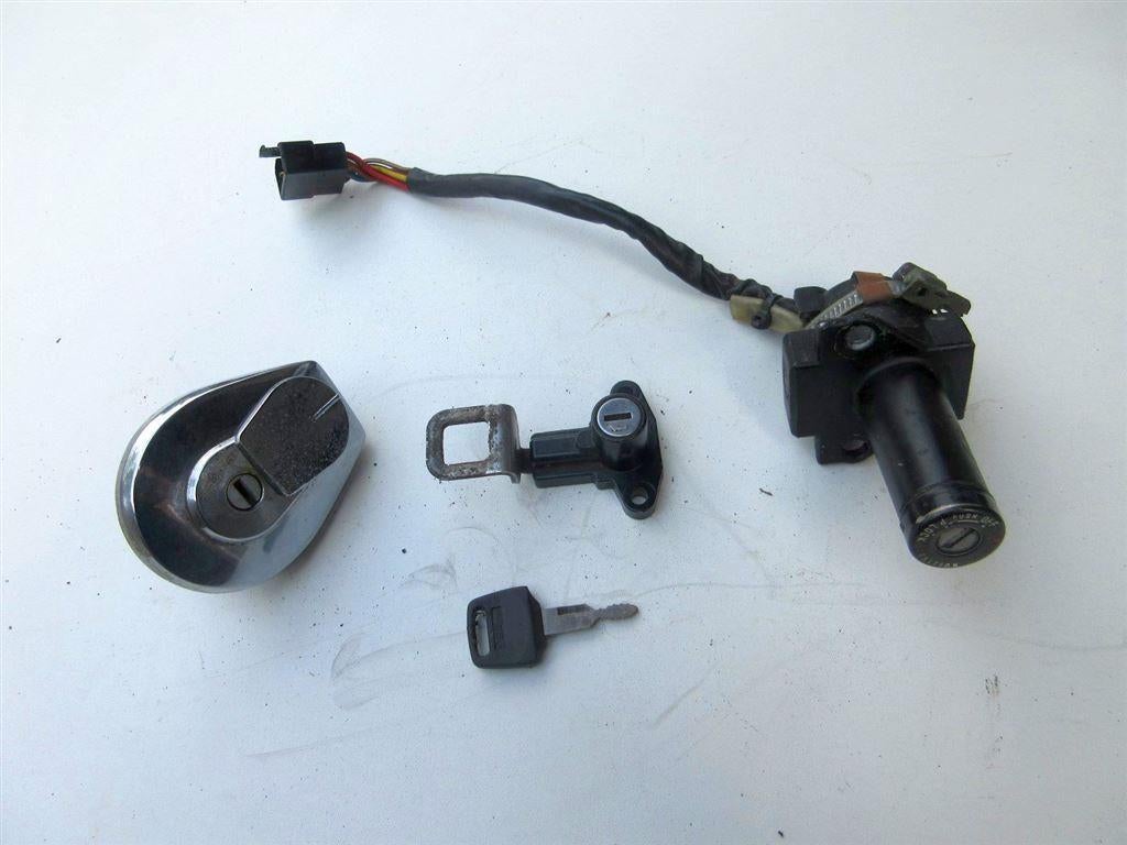 Honda VF500 slotenset Magna VF 500 contactslot tankdop PC13, Ophalen of Verzenden
